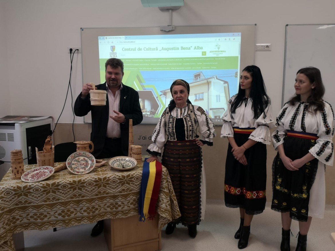 „Caravana Etnografică”, un nou proiect cultural lansat la școala „smart” de la Ciugud